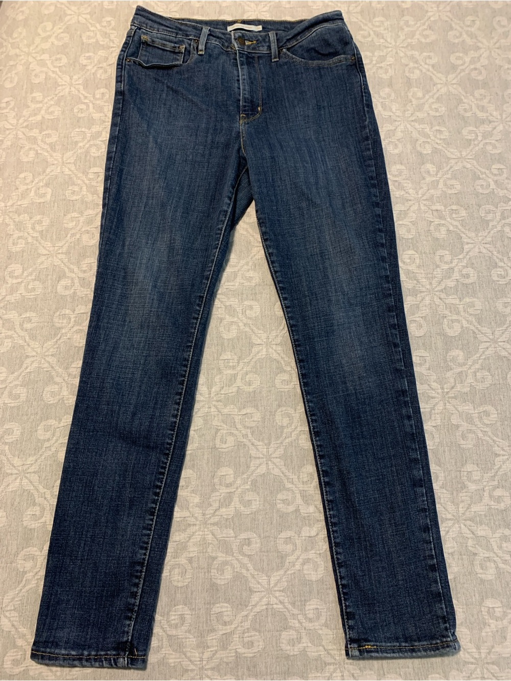 Levi's 721 High Rise Skinny Jeans in Dark Blue Wash (Size 31)